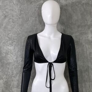 Black Tie-Front Long Sleeve Crop Top